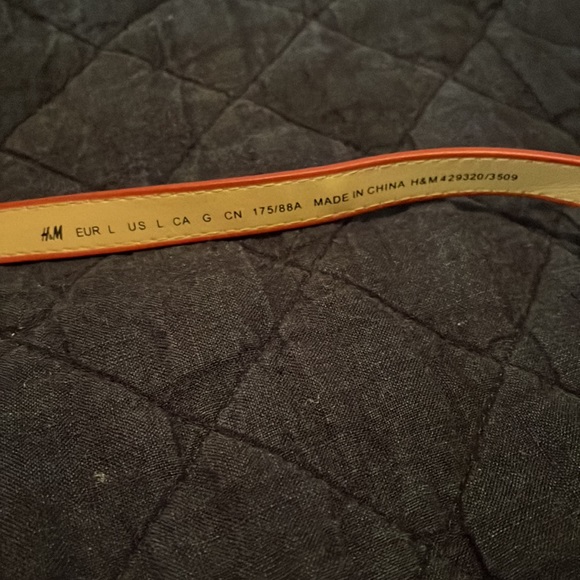 Skinny belt. H&M, orange. Size Large. Hips or waist. Gold clasp, five holes. - Picture 4 of 4